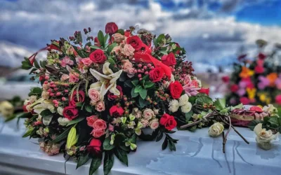 Mesaje de omagiu pe coroanele funerare