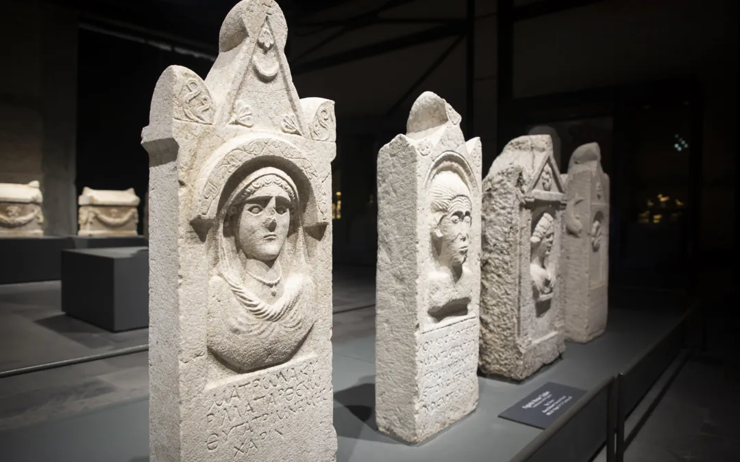 Sculptura memorială: Omagierea eternă a celor plecați